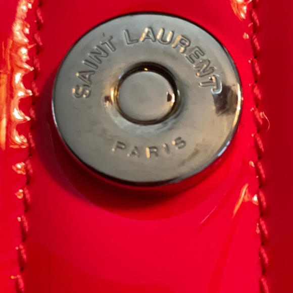 SAINT LAURENT Hot Pink Vicky Patent Leather Crossbody Bag - Picture 13 of 16